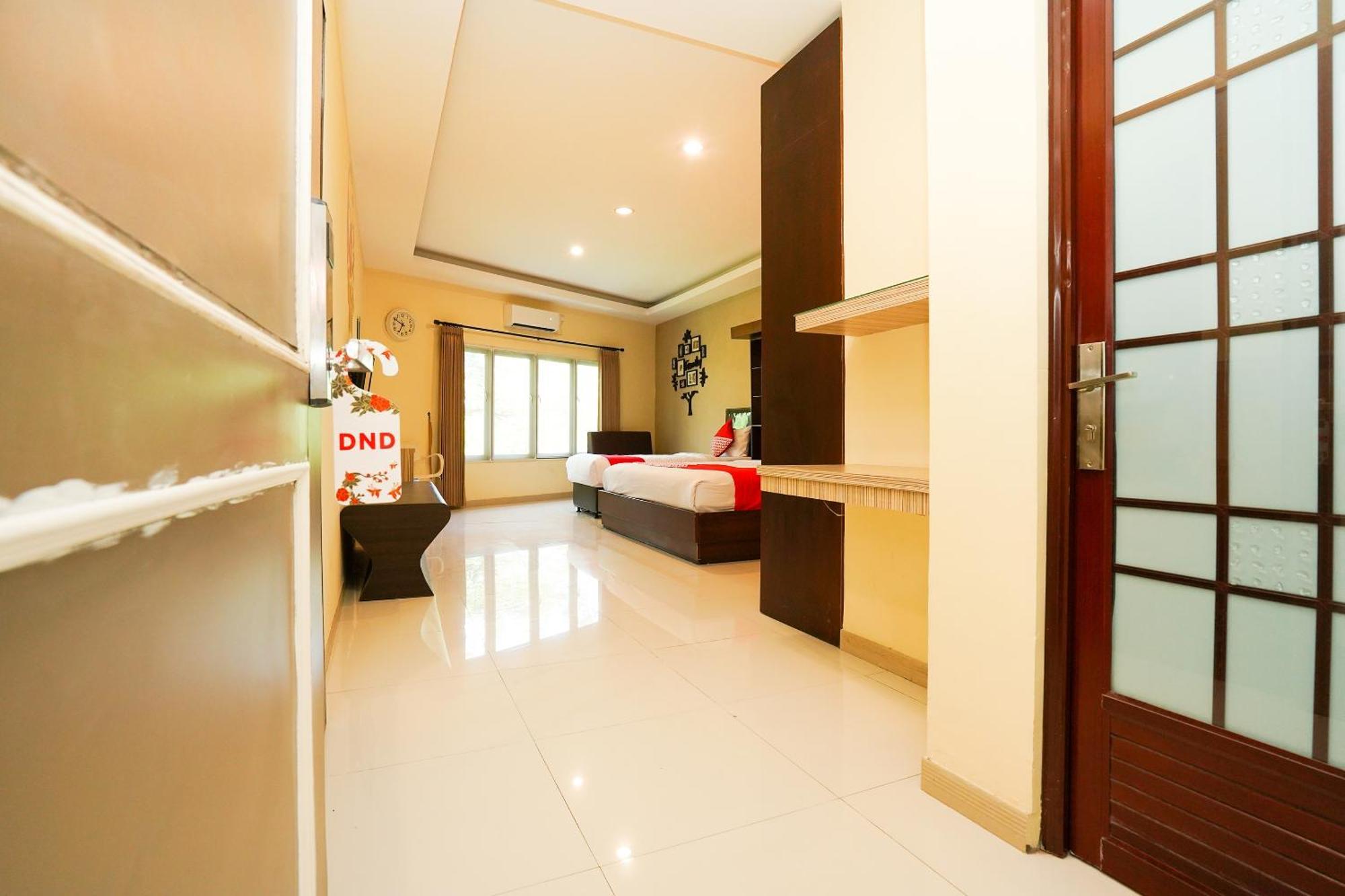 Super Oyo Capital O 175 K-60 Residence Surabaya Kültér fotó