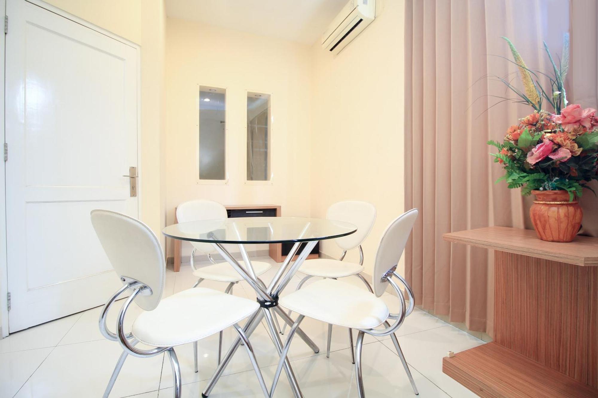 Super Oyo Capital O 175 K-60 Residence Surabaya Kültér fotó