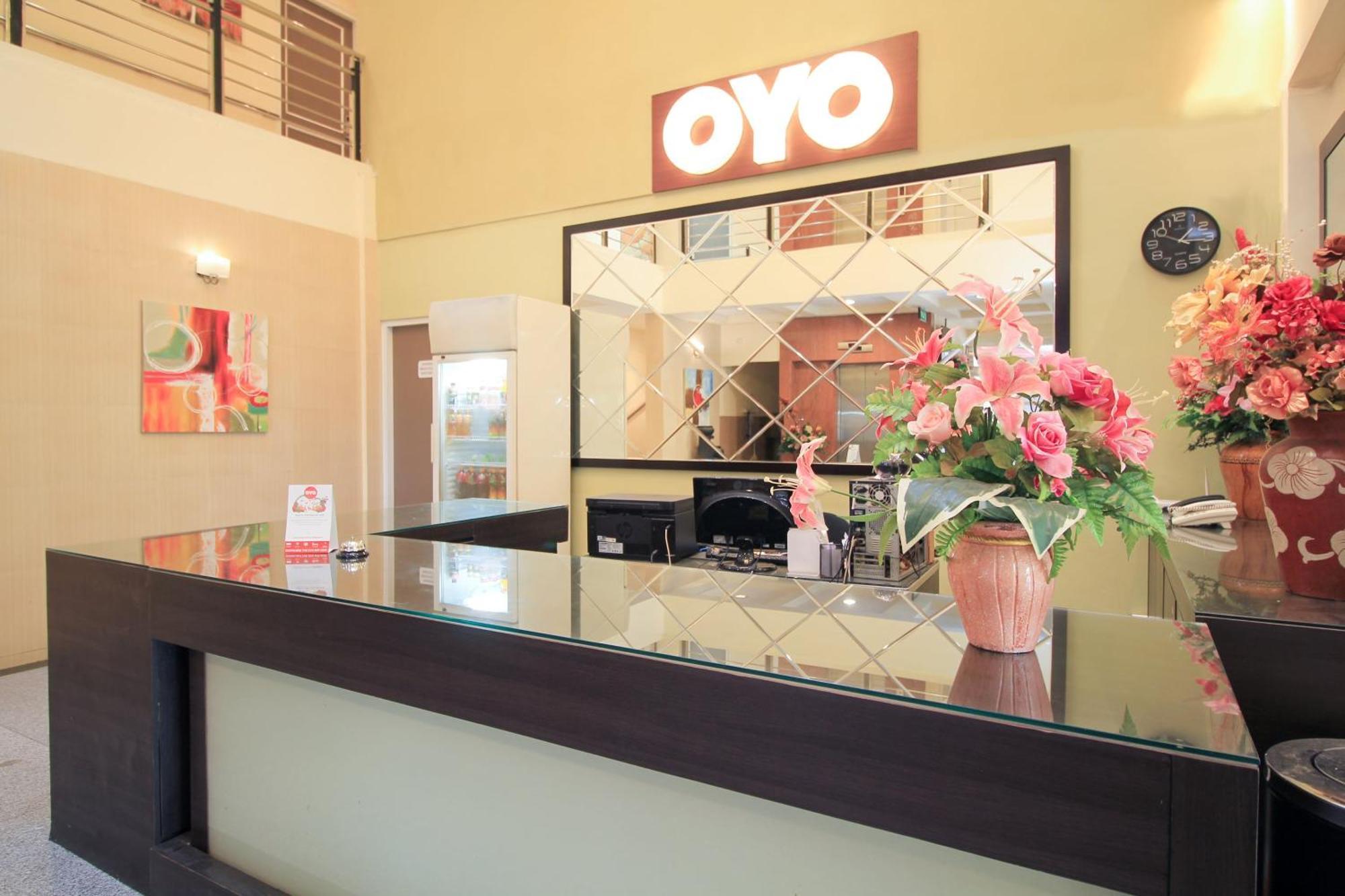 Super Oyo Capital O 175 K-60 Residence Surabaya Kültér fotó