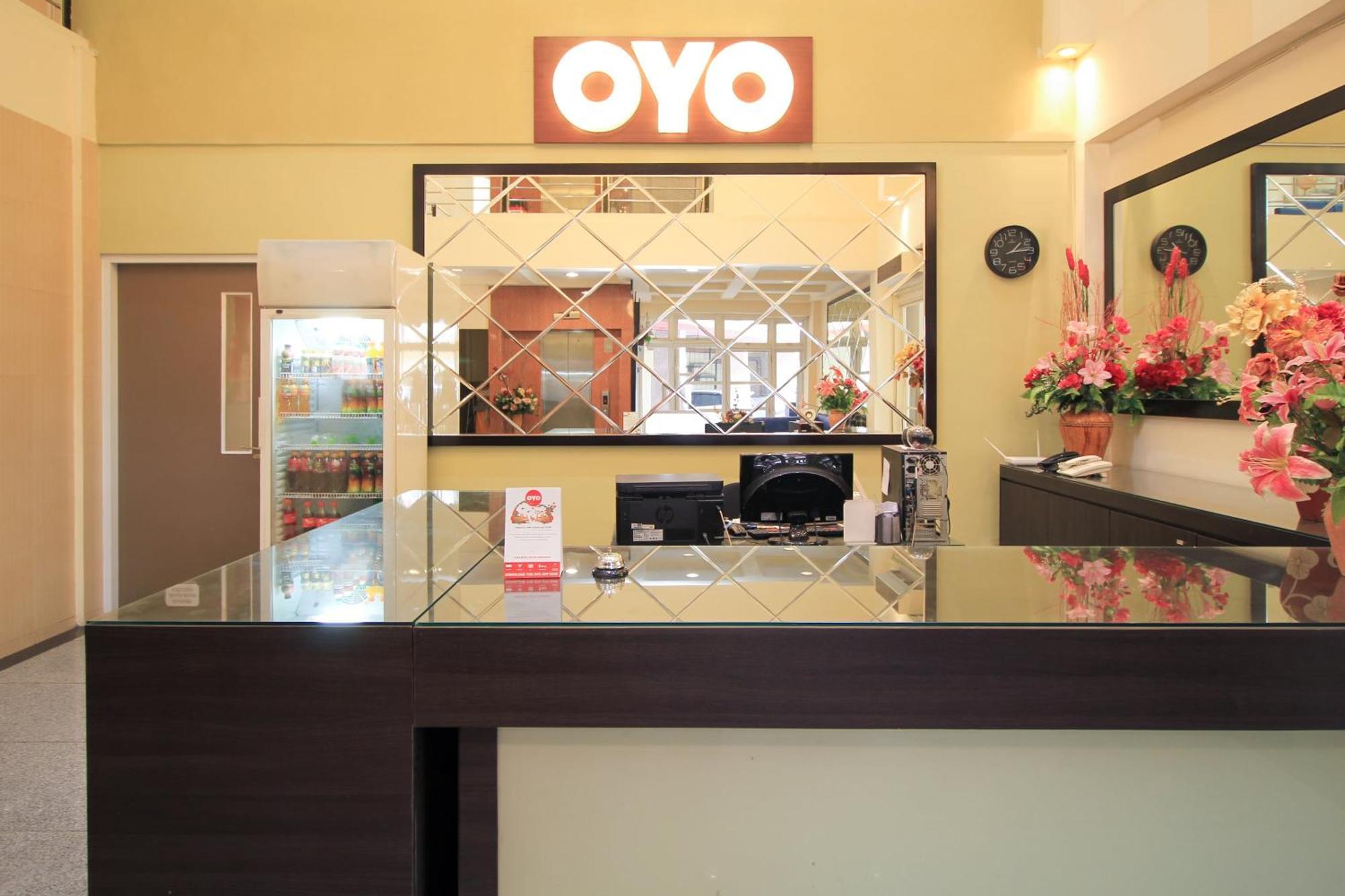 Super Oyo Capital O 175 K-60 Residence Surabaya Kültér fotó