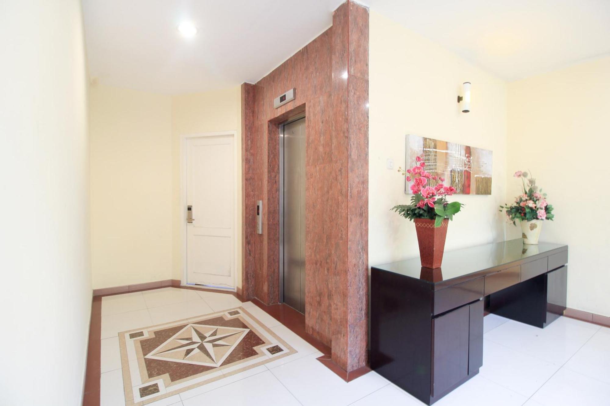 Super Oyo Capital O 175 K-60 Residence Surabaya Kültér fotó